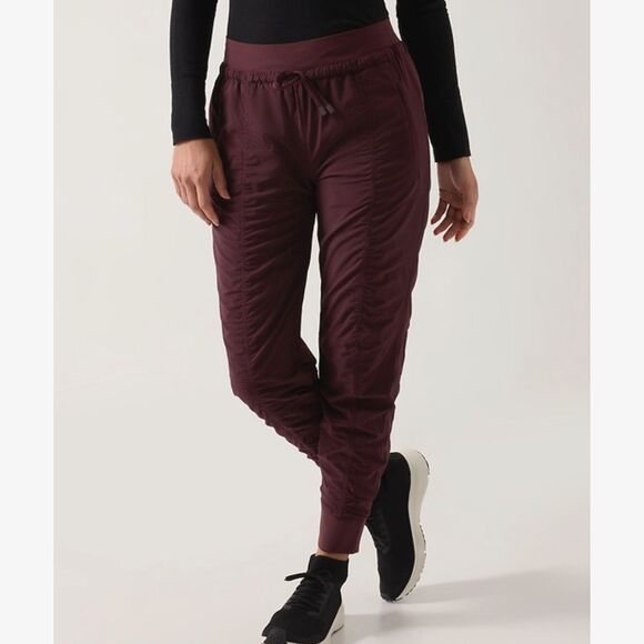 EUC Athleta Attitude Lined Pant, Spiced Cabernet, Sz 6 PETITE - Picture 1 of 6
